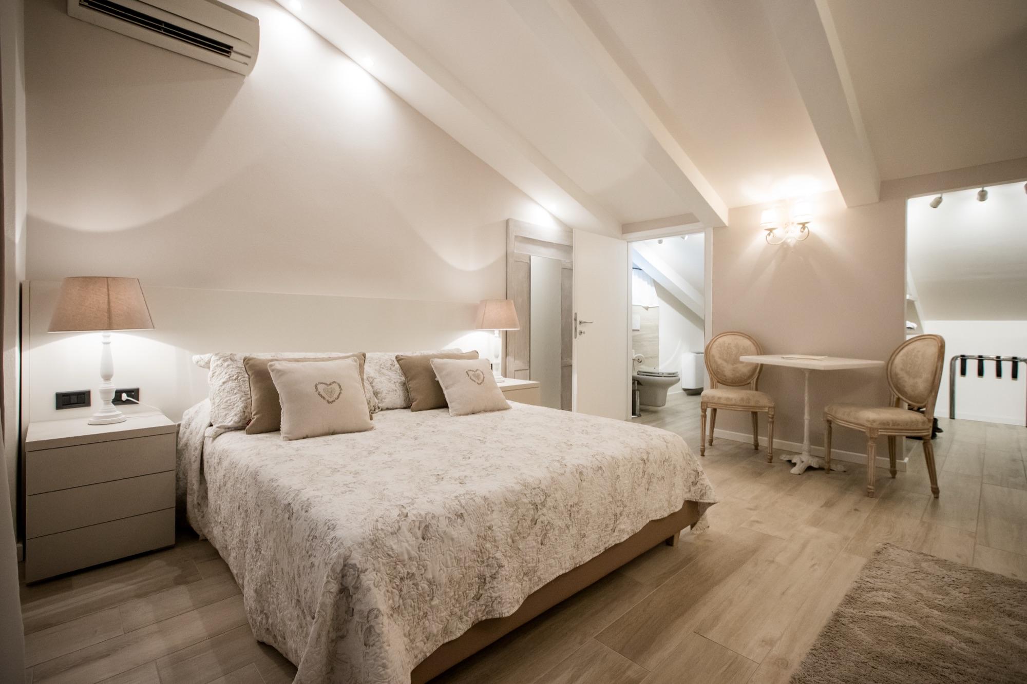 Camera Standard con letto matrimoniale e angolo lettura