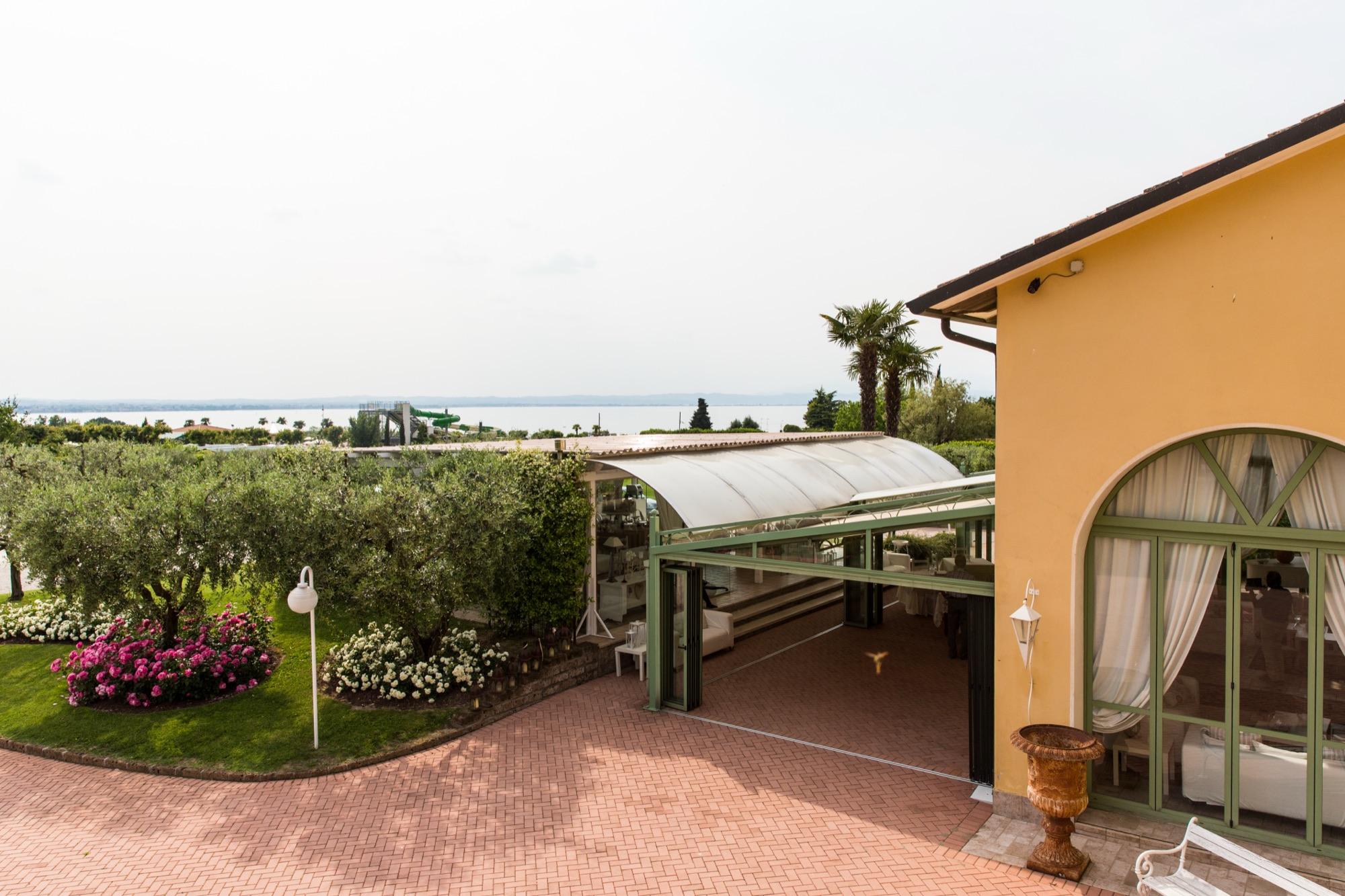 Vista sul Lago di Garda dal primo piano del Relais del Sol